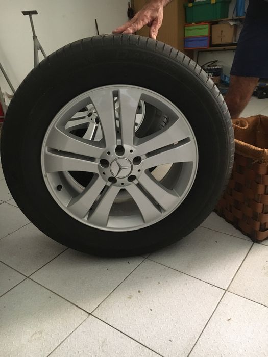 pneus 4 Michelin 275/55 R19 V inclui jantes da Mercedes