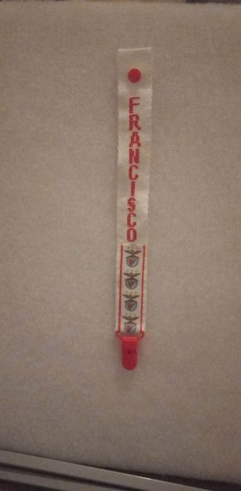 Prende chucha ponto cruz