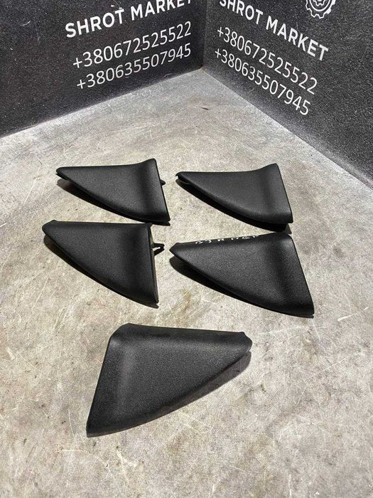Накладка трикутник дверки заглушка дзеркала права ліва VW Passat B3