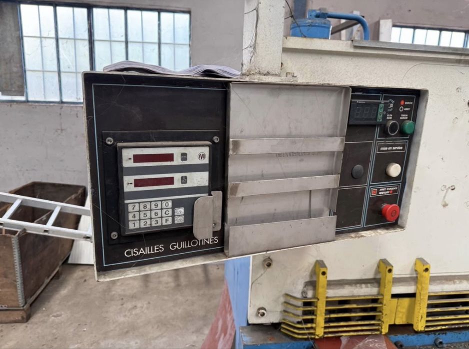 Guilhotina Industrial L. Vuillemet  – Oportunidade