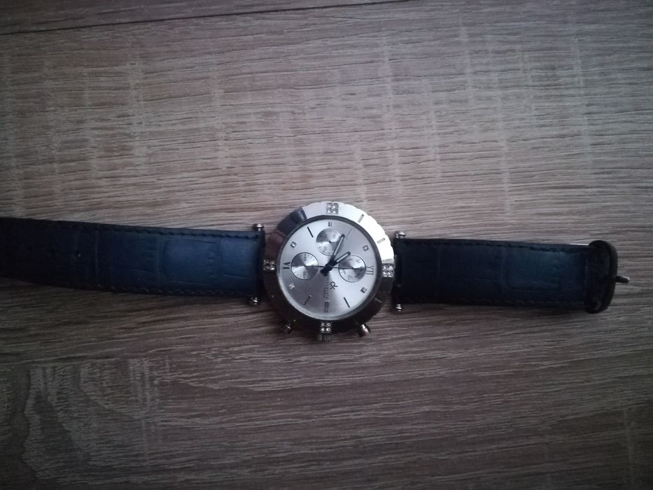 Продам женские часы