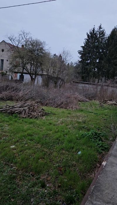 Продається склад в Берегове.