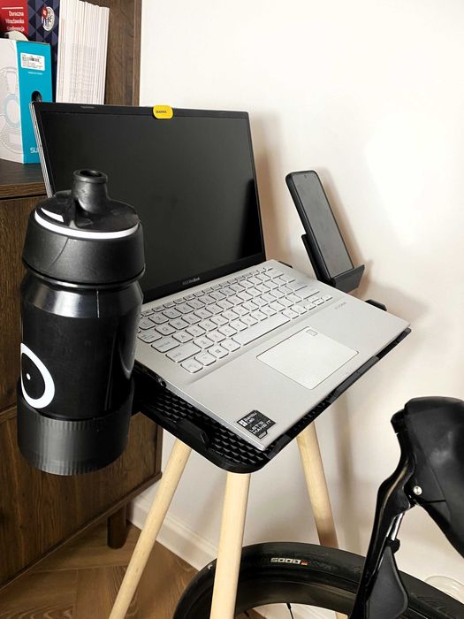 stolik trójnóg tripod laptop trenażer zwift wahoo elite