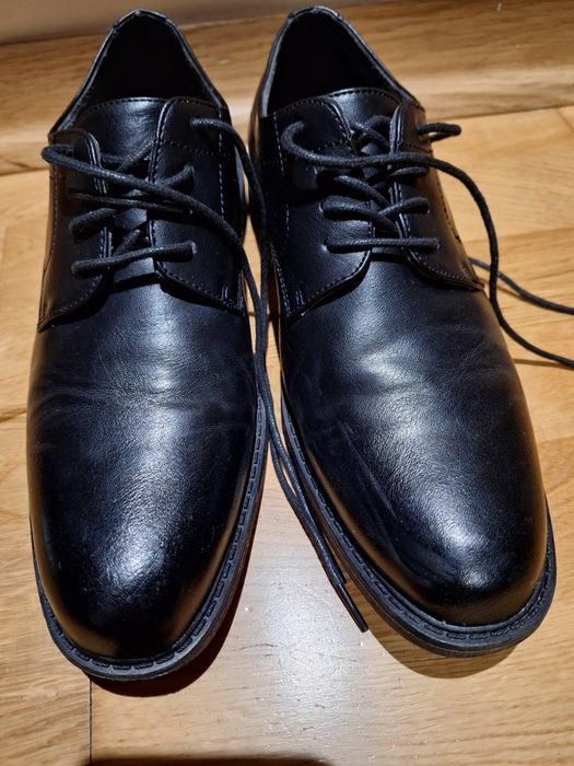Buty chłopięce wizytowe czarne rozm 38.