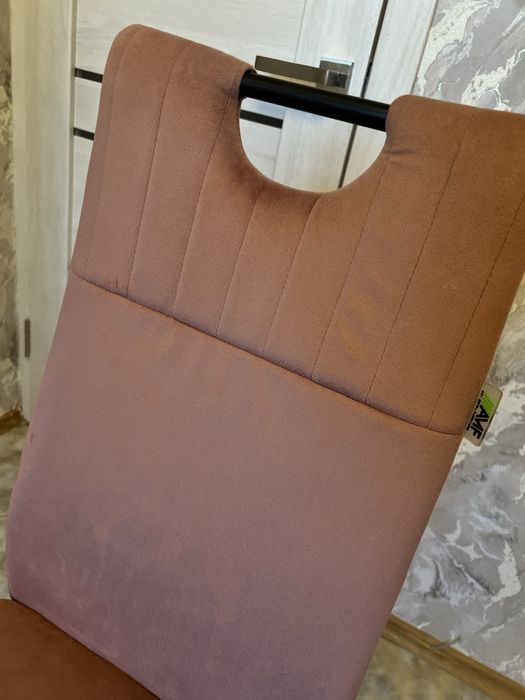 Терміново! Стілець, пудра