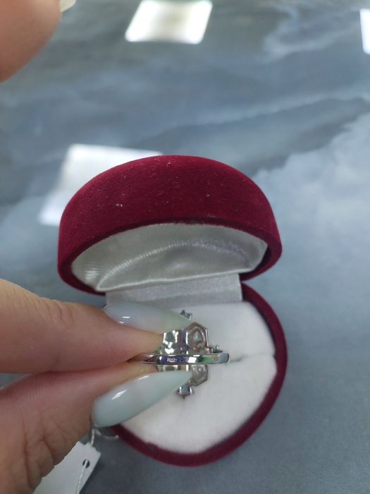 Міні ДІАМАНТ у подарунок! Срібна каблучка 925 проби з натур топазами