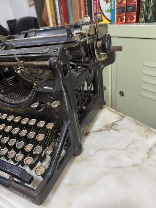 Maquina antiga de escrever antiguidade