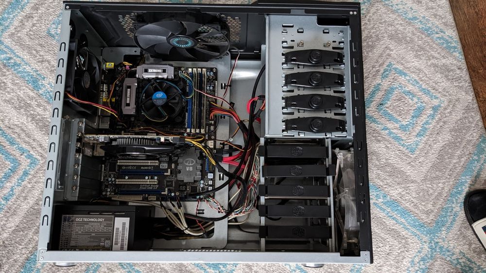 Komputer PC, i5, HD5750, RAM 8GB, 1TB, USB 3.0, CoolerMaster HAF-922