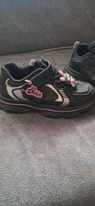 Кросівки для дівчаток