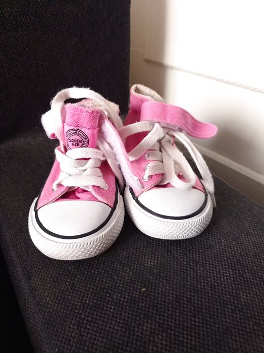 Кєди на дівчинку
