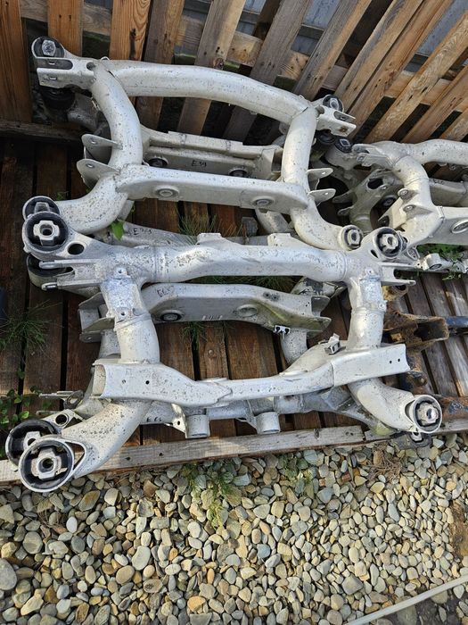 Підрамник Балка БМВ Е38 Е39 Е46 Е53 Е60 Е61 Е65 Е66 Е70 Е71 Е83 Е90