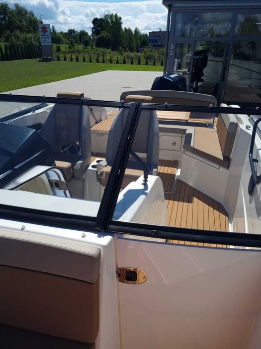 Łódź motorowa Quicksilver 675 Bowrider z silnikiem Mercury F200 V6