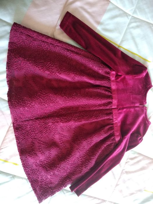Vestido Novo nunca usado Bordeaux(portes incluídos)