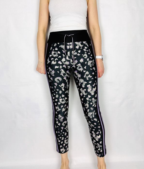 Legginsy w panterkę z fioletowym akcentem L 40