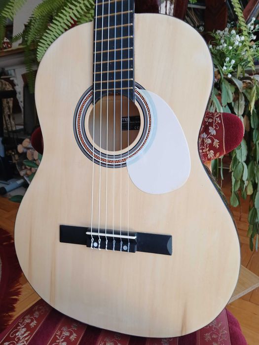 Gitara klasyczna 4/4 nowa