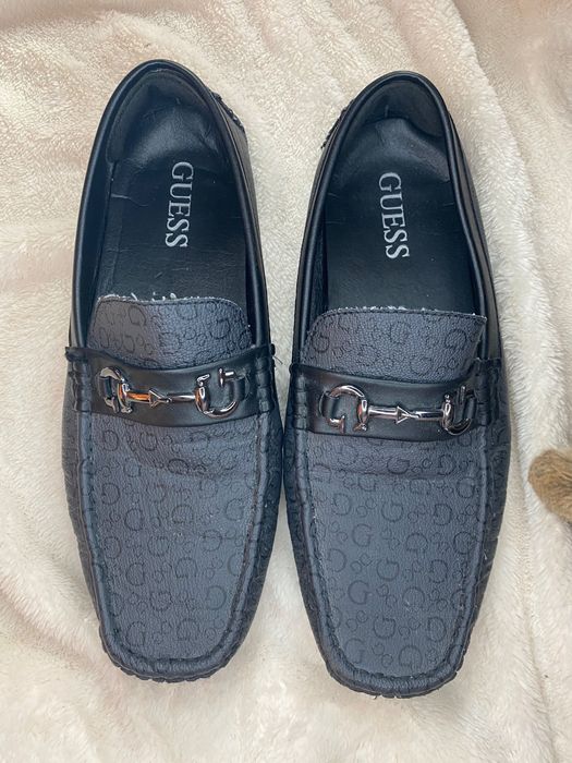Воловіче взуття Guess