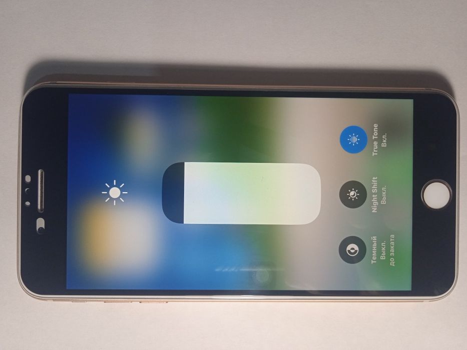 Продам айфон 8 плюс 64 Gb , идеальное состояние  Цена 3000 грн .