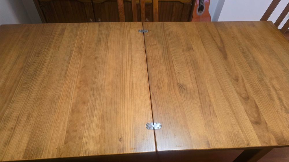 Mobília completa de sala — mesa de jantar extensível + 4 cadeiras