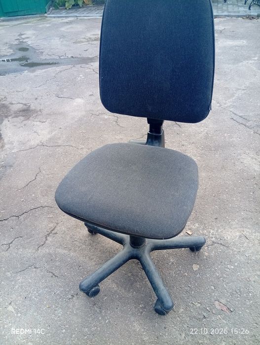 Стул компьютерный 2 штуки