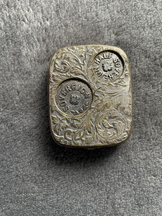 Wiktoriańskie puzderko na monety