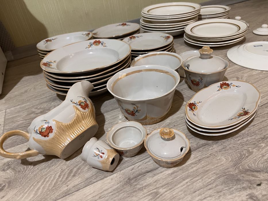 Столові сервізи. Тарілки