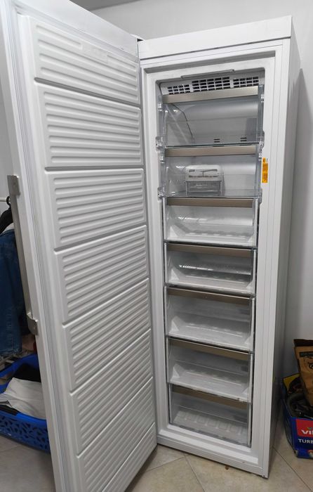 Arca vertical Whirlpool UW8 F2D WHBI N