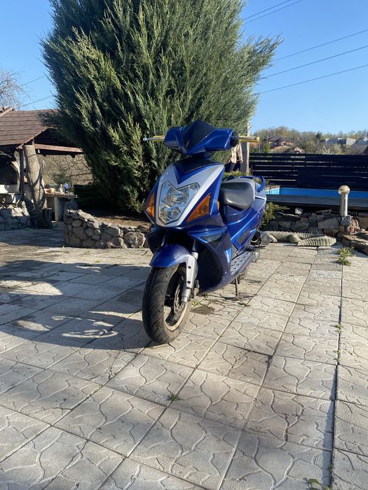Скутер Tiger 80.