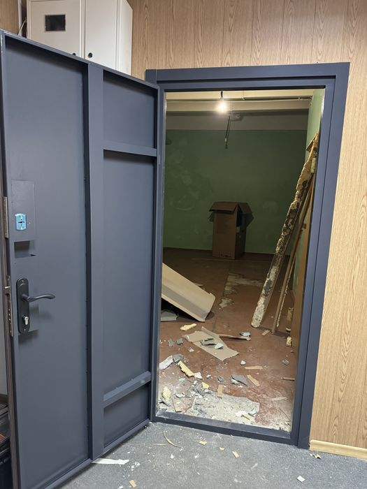 Двері вхідні металеві технічні