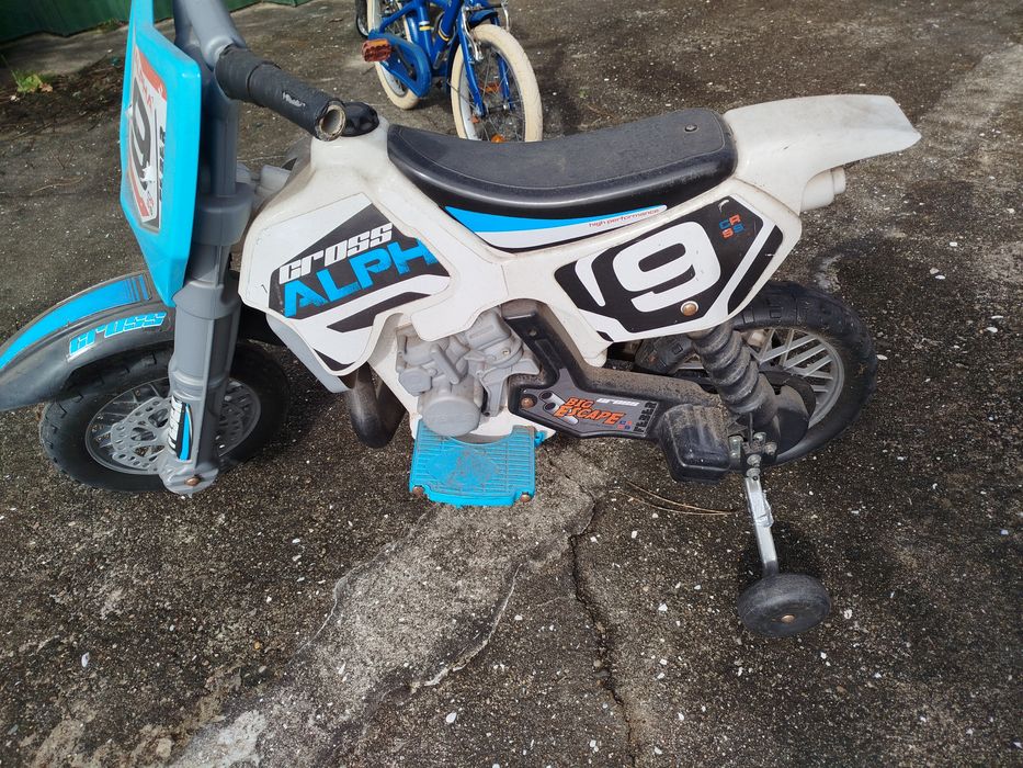 Moto bateria criança