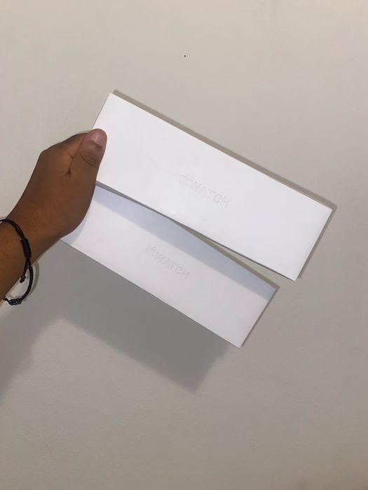 2 Apple Watchs Series 10 45mm GPS – Jet Black (Como Novo)