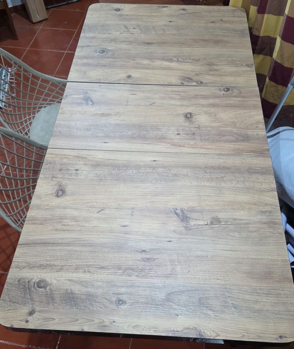 Conjunto mesa e 4 cadeiras