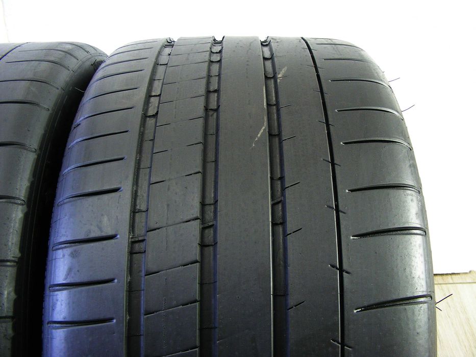 Літня гума 295/35/19 -2 шт.Michelin Pilot Super Sport.