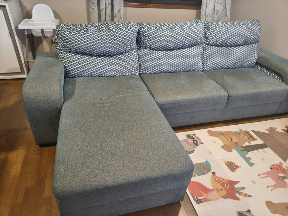 Sofá azul com chaise longue