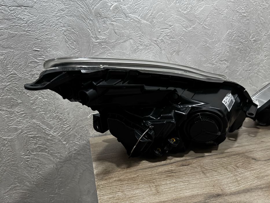 Фари Opel Corsa D/2010-2014/Опель Корса Д (Рестайлінг)