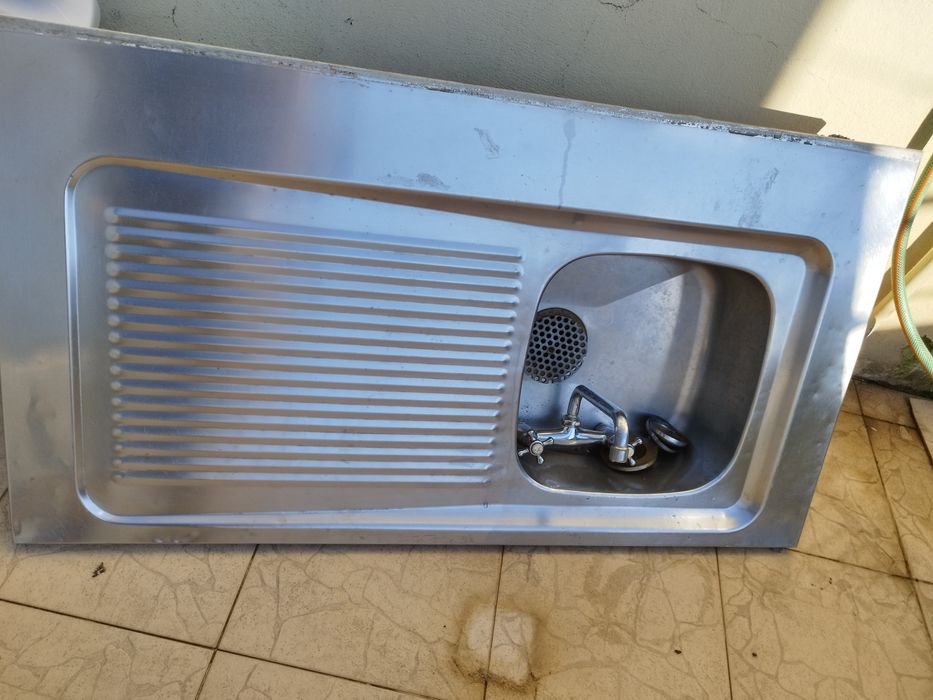 Banca lava loiça em Inox com torneira