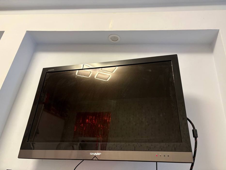 Телевізор sharp aquos 32 full hd 1920x1080