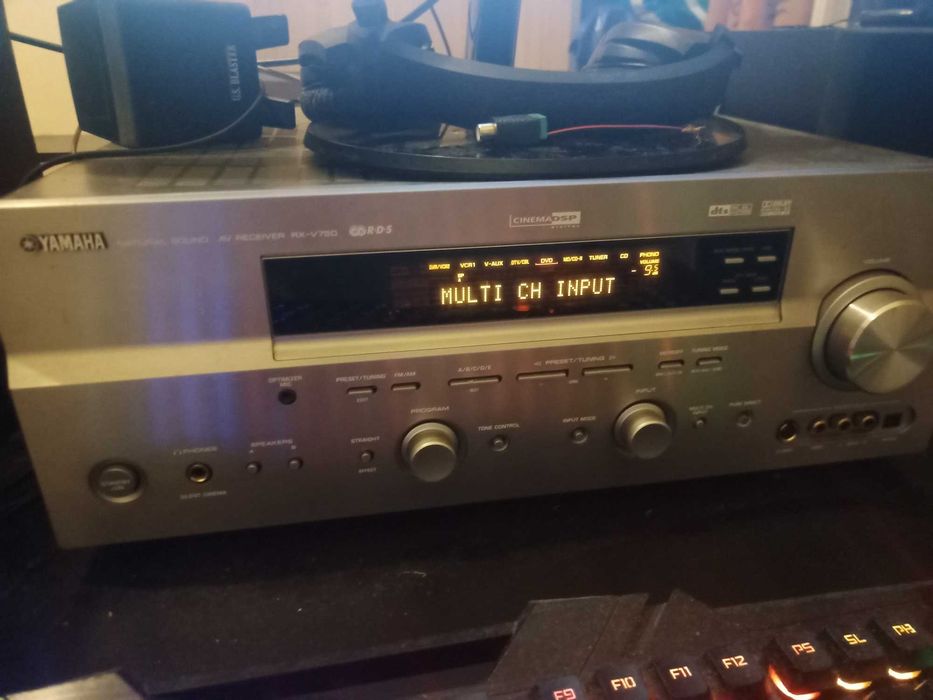 Yamaha RX-V750 7.2 AV ресивер