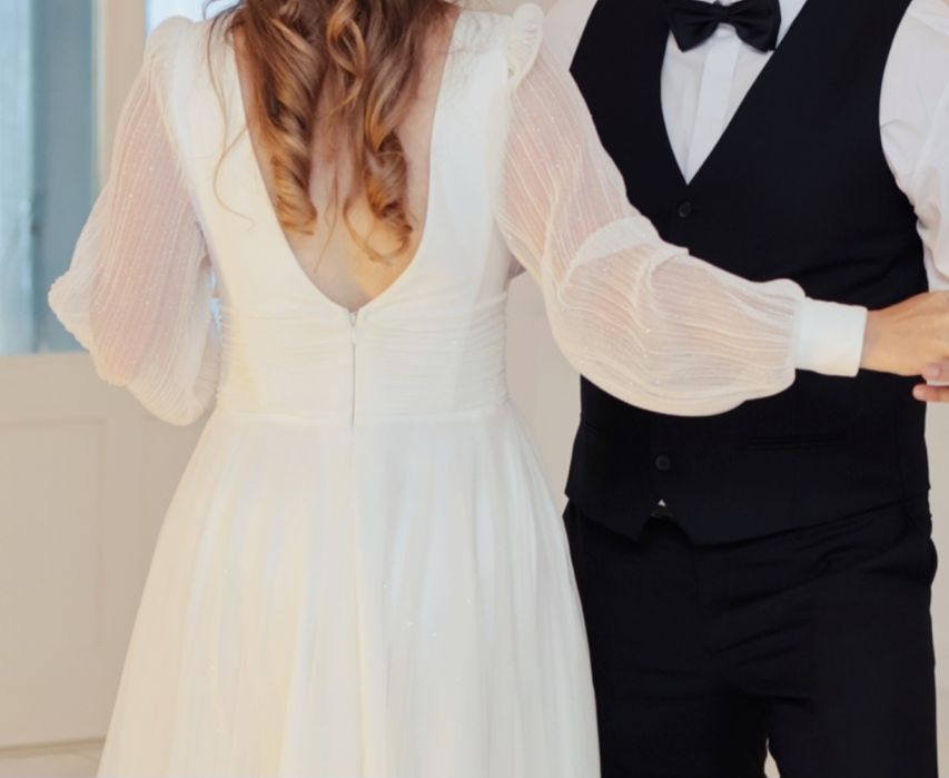 Suknia ślubna z długim rękawem M/L