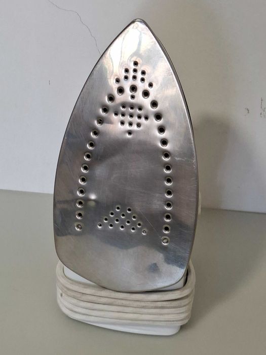 Ferro de engomar marca Bosch Novo