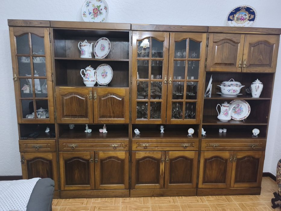Móvel de sala com bastante arrumação
