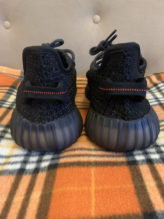 Продам нові кросівки Adidas Yeezy Boost 350