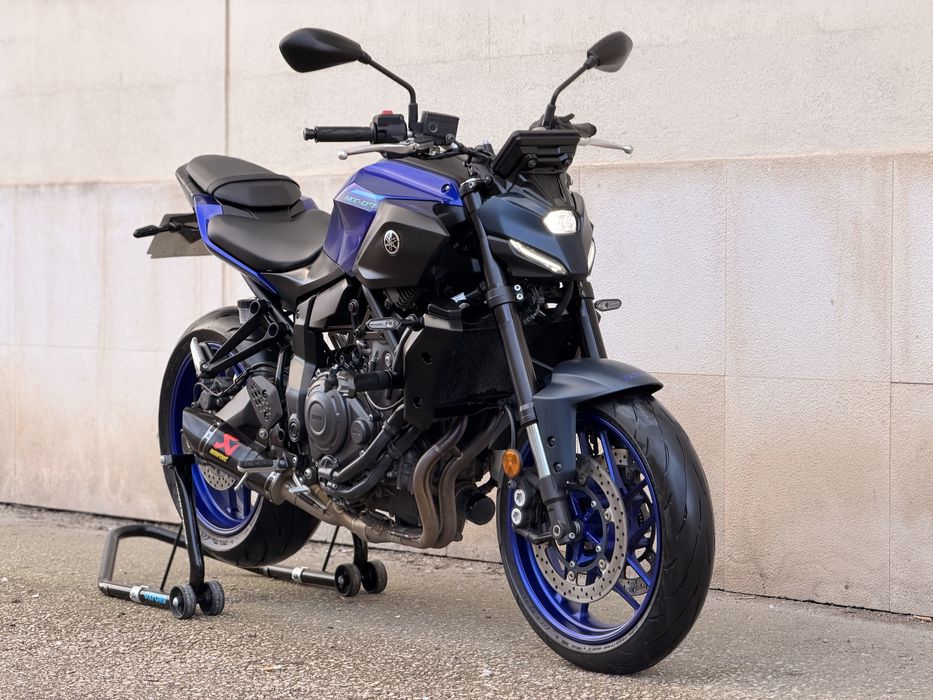YAMAHA MT-07 2025, 35kW- Akrapovic Carbono!