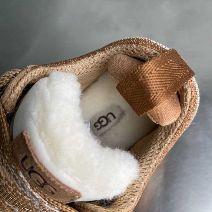 UGG Lowmel Sand r.39
