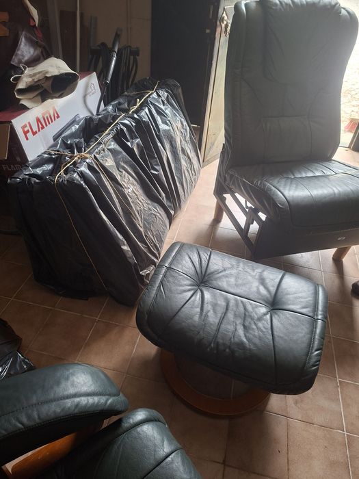 Sofás articulados  em pele  verde