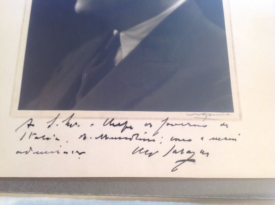 Salazar ,Fotografia com dedicatória a Mussolini