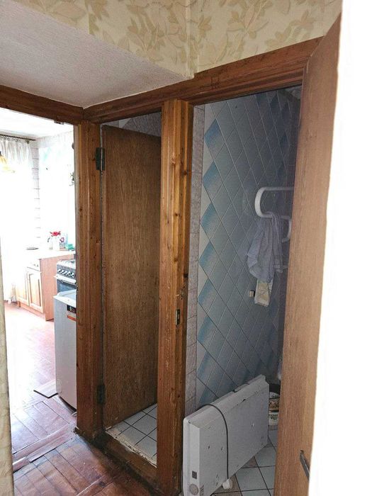 Продам 3 кімнатну квартиру  Лівий  берег вул Калинова  Образцова