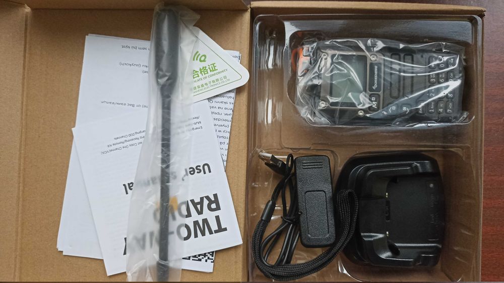 Рация Quansheng UV-K5(8) + эмулятор батареи Quansheng