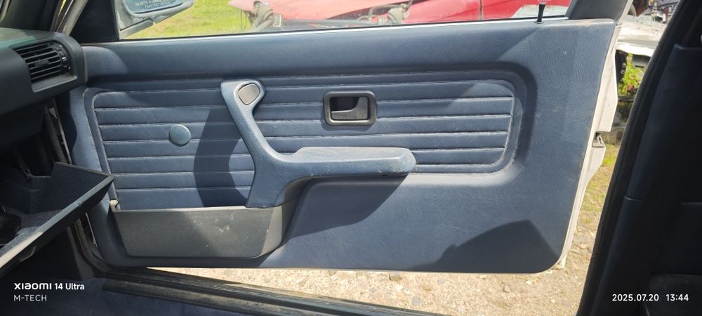 Boczki niebieskie BMW E30 2d coupe stan bdb