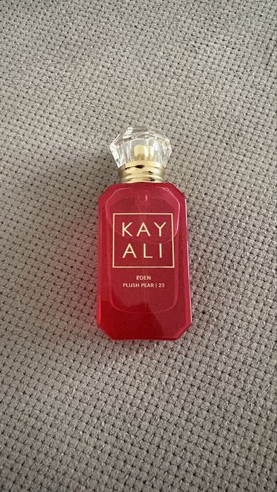 Perfumy Kayali Plush Pear.