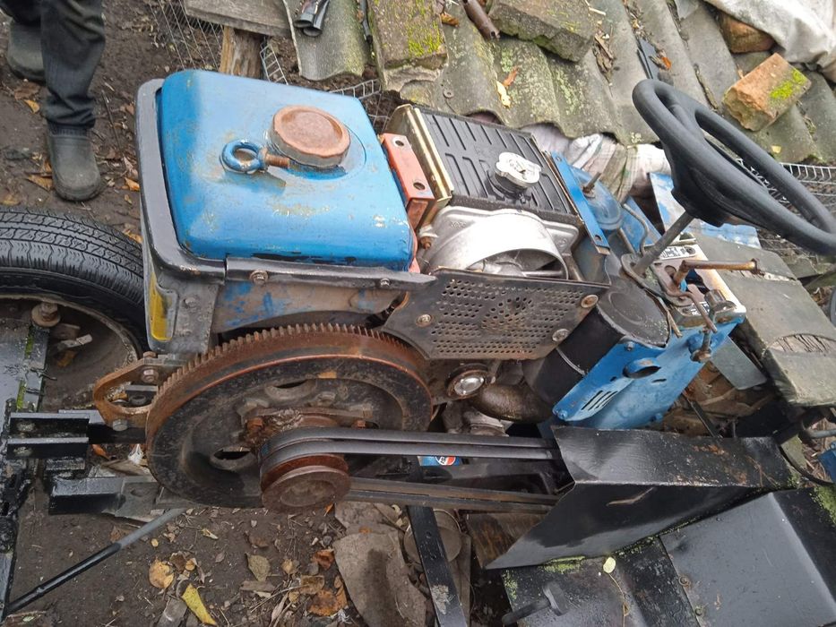 Міні трактор Зубр 12 лошадиних сил